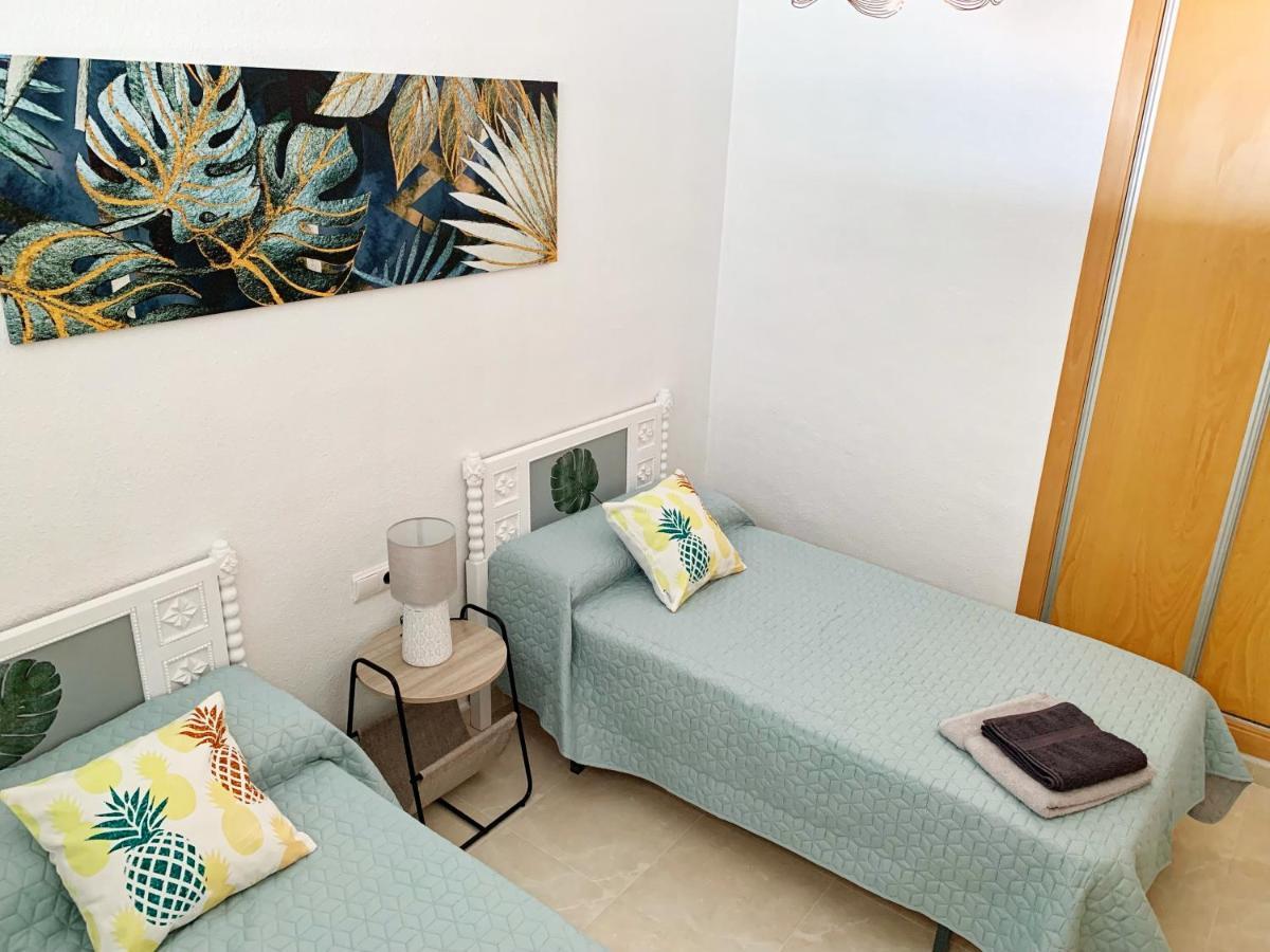 Sunny Beach Retreat Apartment Santa Pola Bagian luar foto