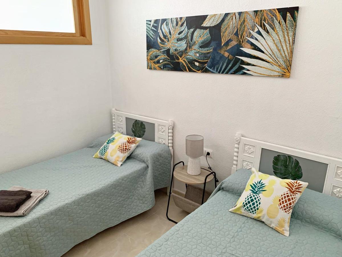 Sunny Beach Retreat Apartment Santa Pola Bagian luar foto